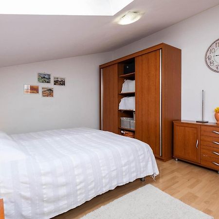 Gorgeous Home In Labin With Outdoor Swimming Pool Bagian luar foto